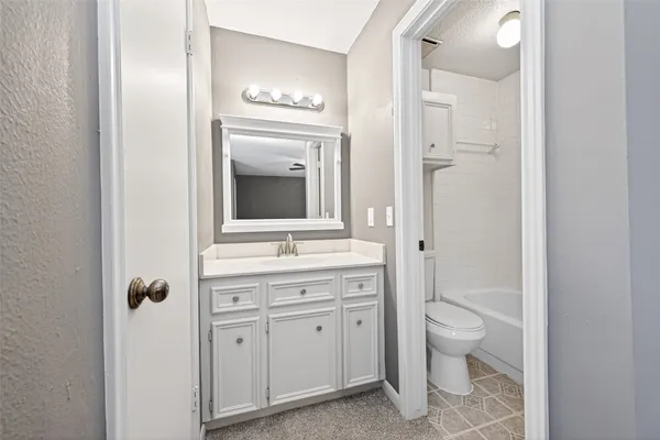 $195,999 | 6700 Richardson Road, Unit 305, Houston, TX 77069