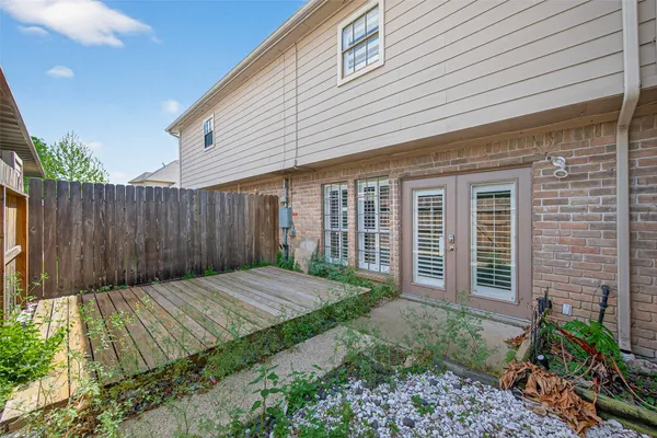$195,999 | 6700 Richardson Road, Unit 305, Houston, TX 77069