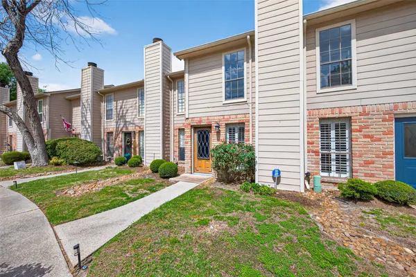 $195,999 | 6700 Richardson Road, Unit 305, Houston, TX 77069