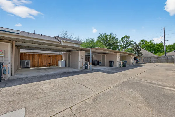 $195,999 | 6700 Richardson Road, Unit 305, Houston, TX 77069