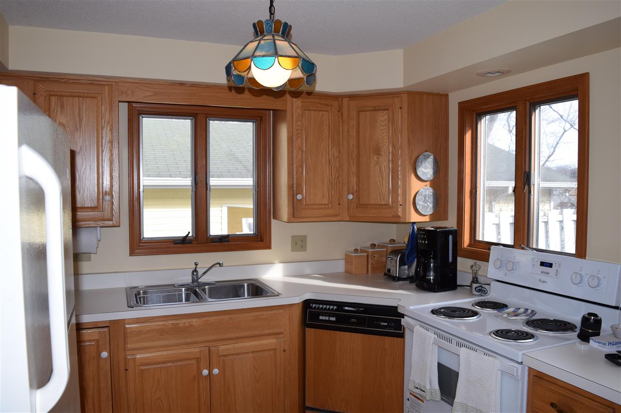 8716 East Hatchery Road Syracuse, IN 46567 - Photo 4 of 28 Gallery Image 4