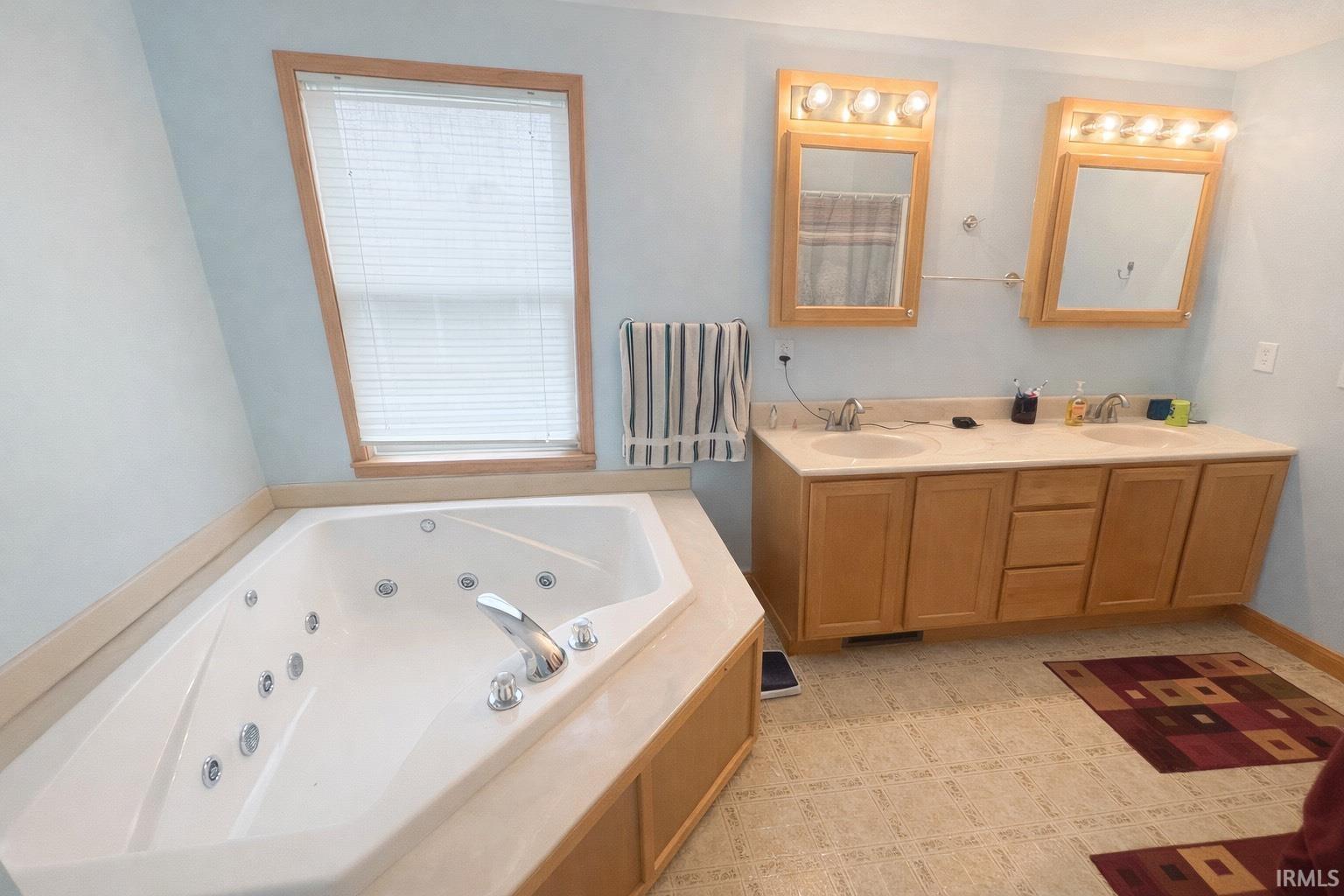 8585 8A Road Plymouth, IN 46563 - Photo 13 of 21