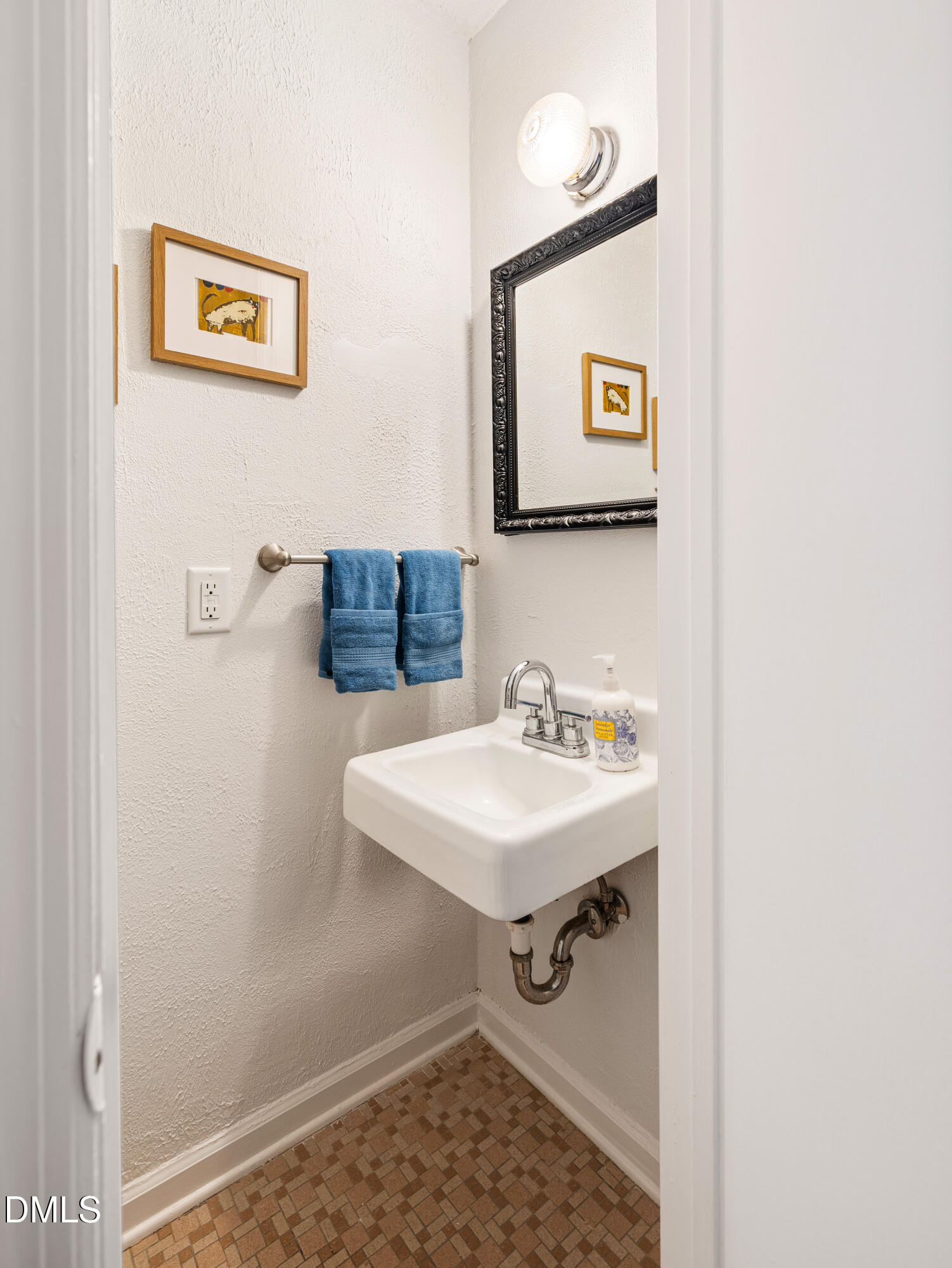 400 Davie Road, Unit 57 Carrboro, NC 27510 - Photo 15 of 28 400DavieRd.57-021