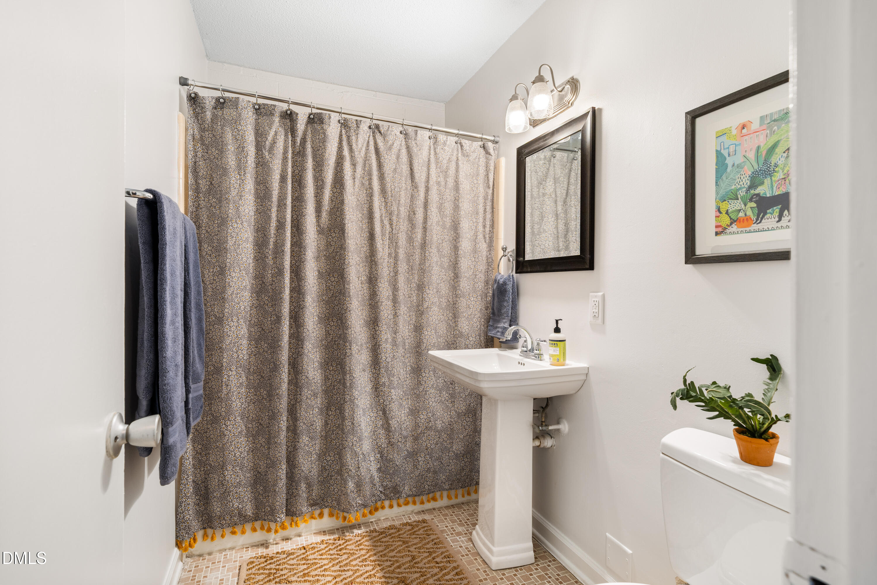 400 Davie Road, Unit 57 Carrboro, NC 27510 - Photo 18 of 28 400DavieRd.57-023