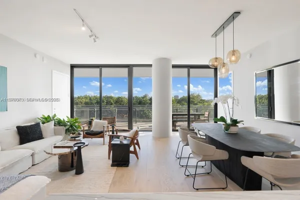 $4,526,000 | 8701 Collins Avenue, Unit 404, Miami Beach, FL 33141