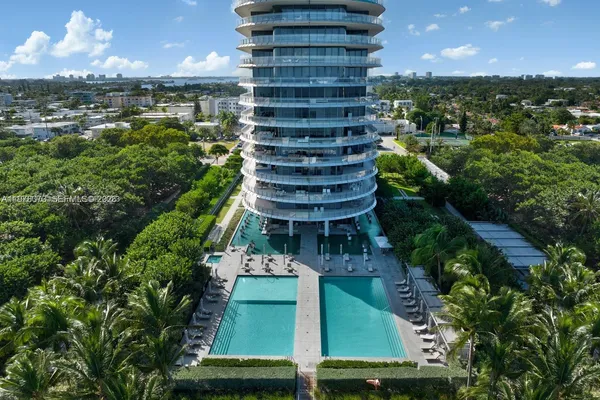 $4,526,000 | 8701 Collins Avenue, Unit 404, Miami Beach, FL 33141