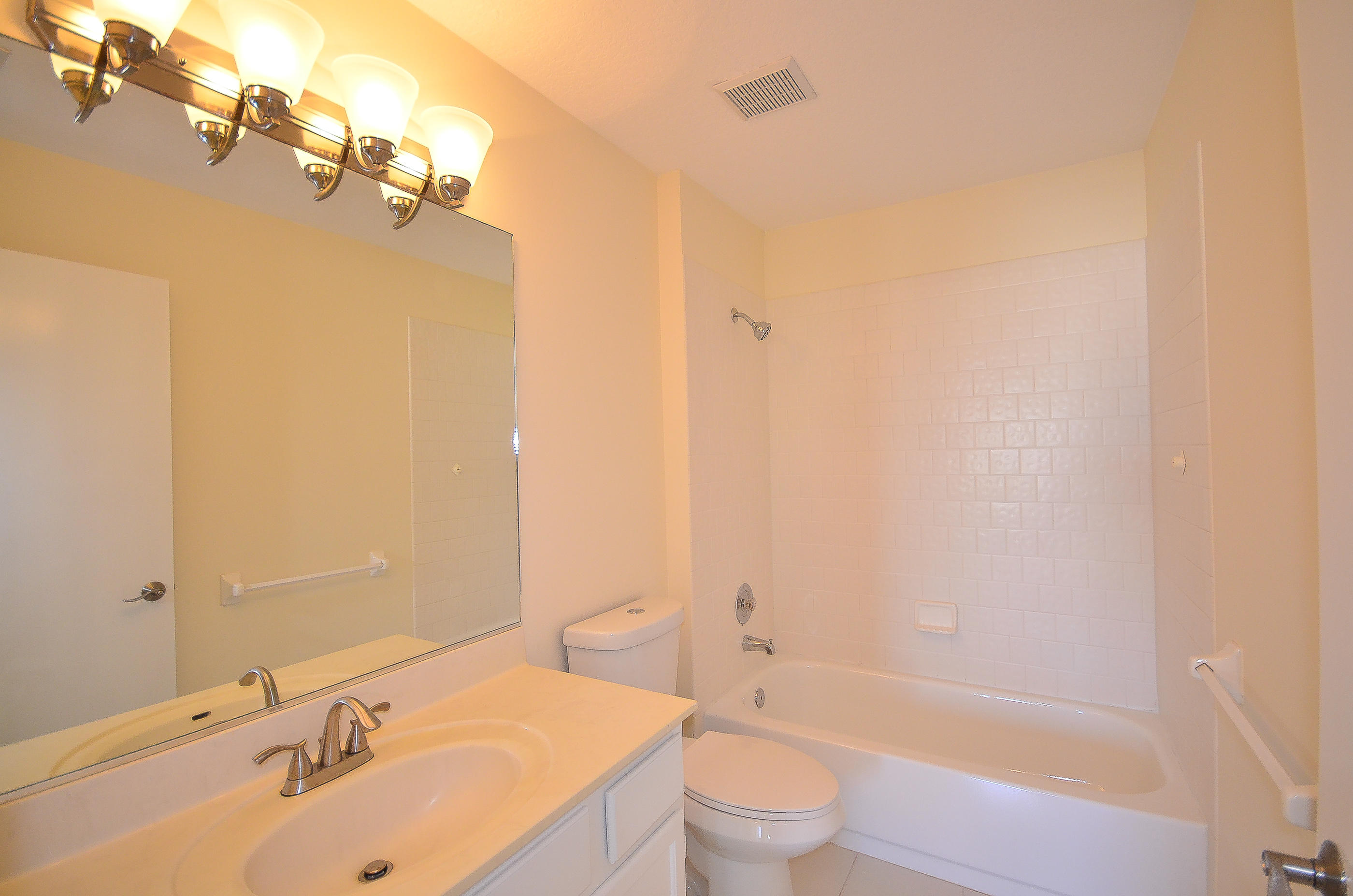 22481 Middletown Drive Boca Raton, FL 33428 - Photo 26 of 33 Upstairs Bathroom