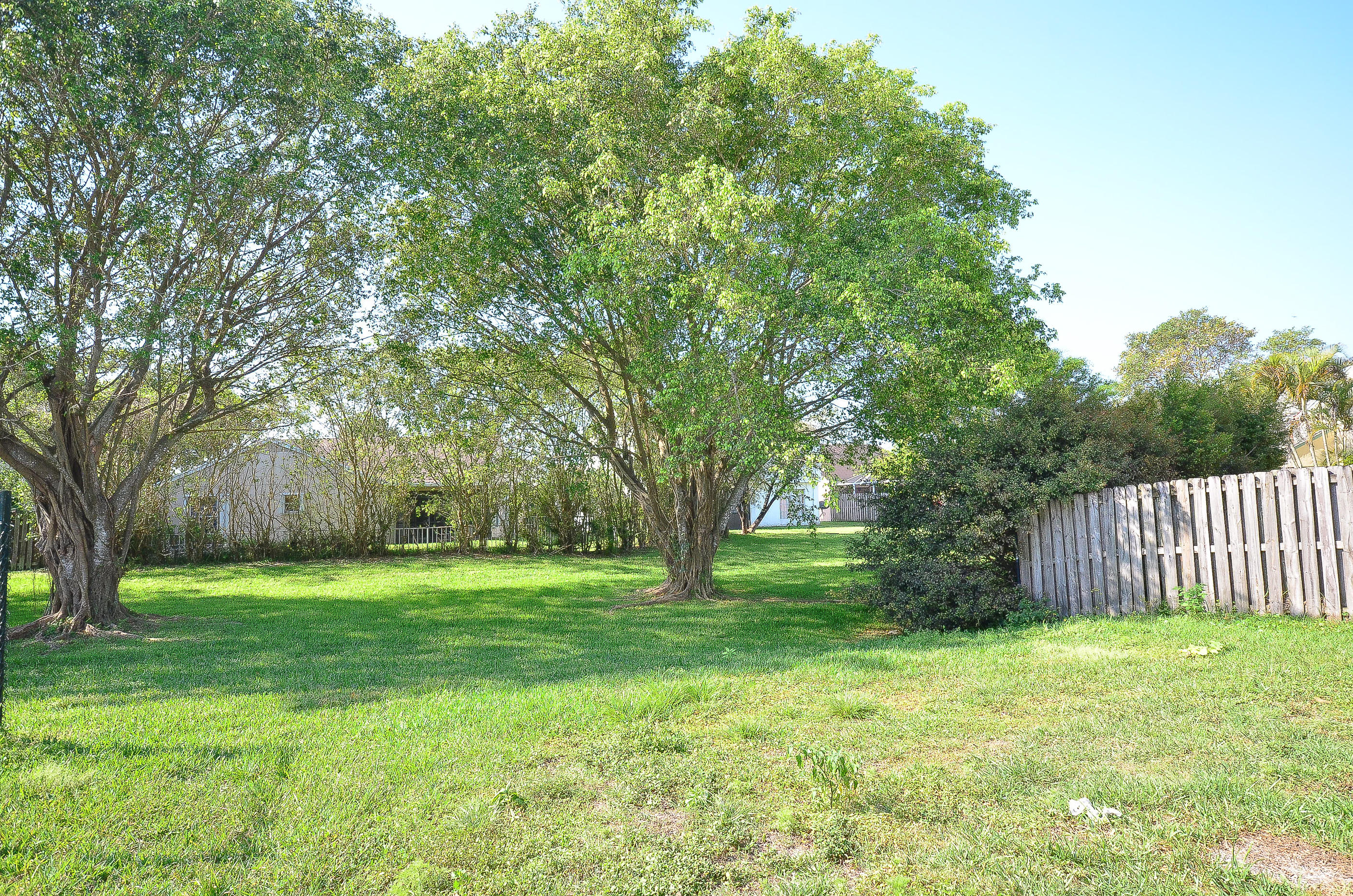 22481 Middletown Drive Boca Raton, FL 33428 - Photo 33 of 33 Backyard