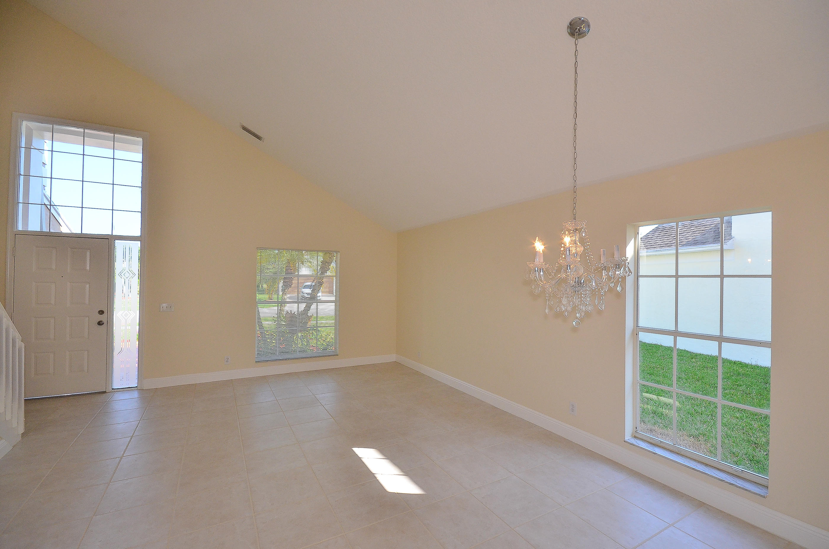 22481 Middletown Drive Boca Raton, FL 33428 - Photo 6 of 33 Living Room