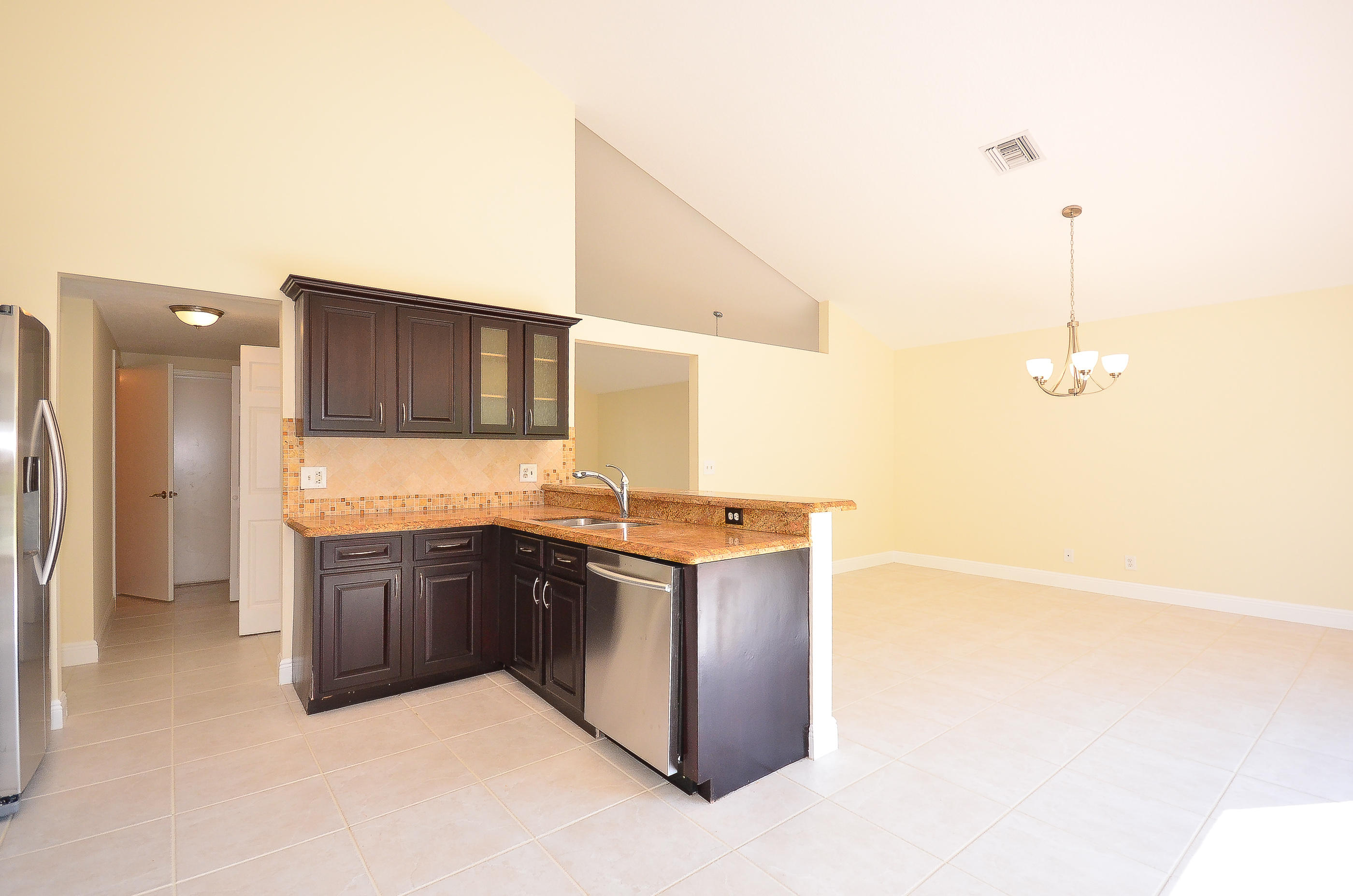 22481 Middletown Drive Boca Raton, FL 33428 - Photo 10 of 33 Kitchen/Family Room