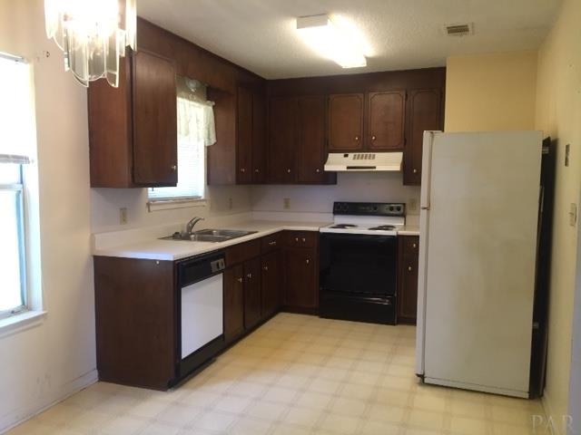 1250 West Kingsfield Road Cantonment, FL 32533 - Photo 8 of 19 Gallery Image 8