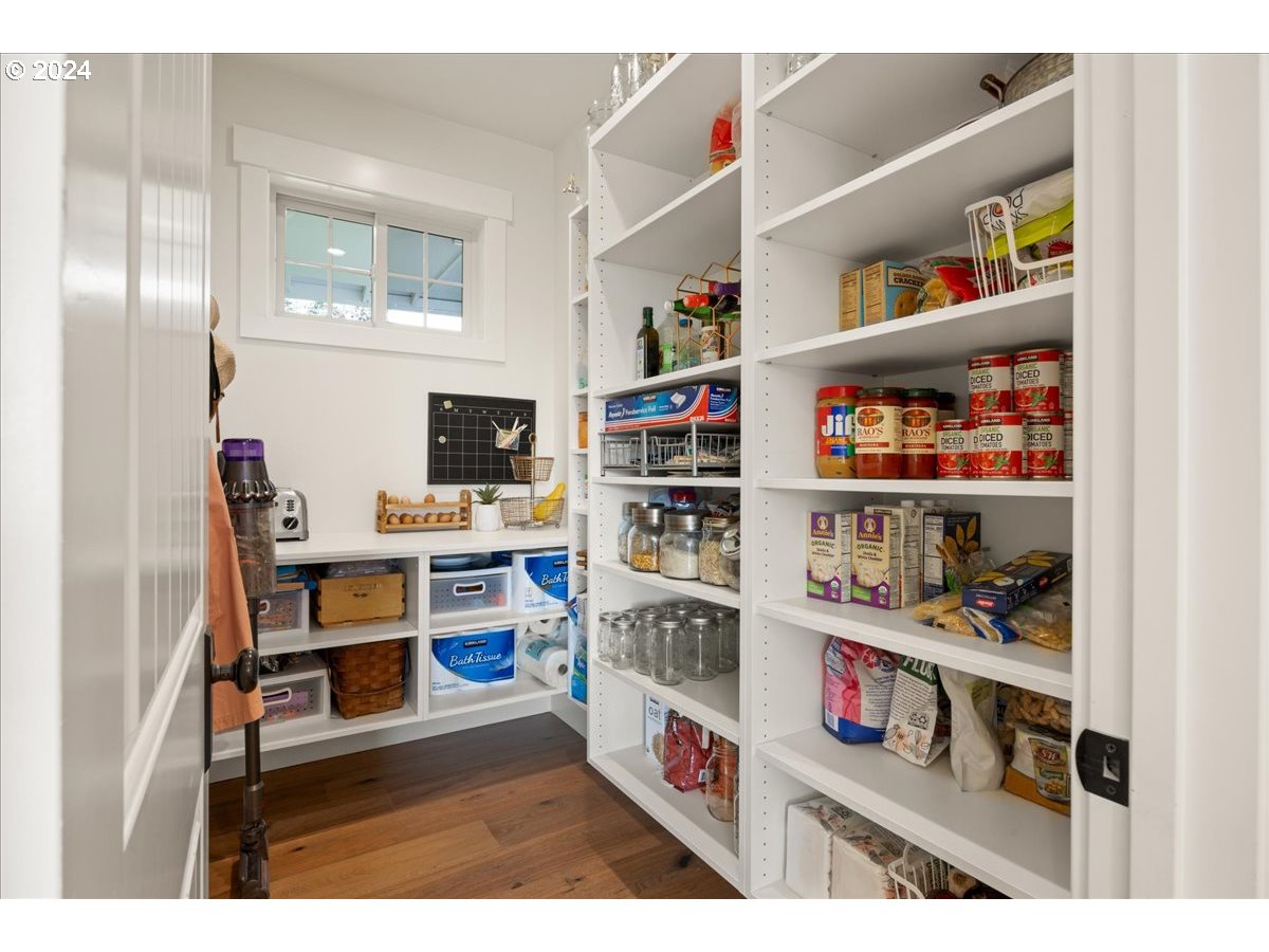 29050 Southwest Petes Mountain Road West Linn, OR 97068 - Photo 20 of 48 a room with furniture and a book shelf