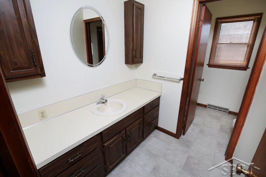 7142 South Mackinaw Road Bay City, MI 48706 - Photo 10 of 52 50064689-9.JPG