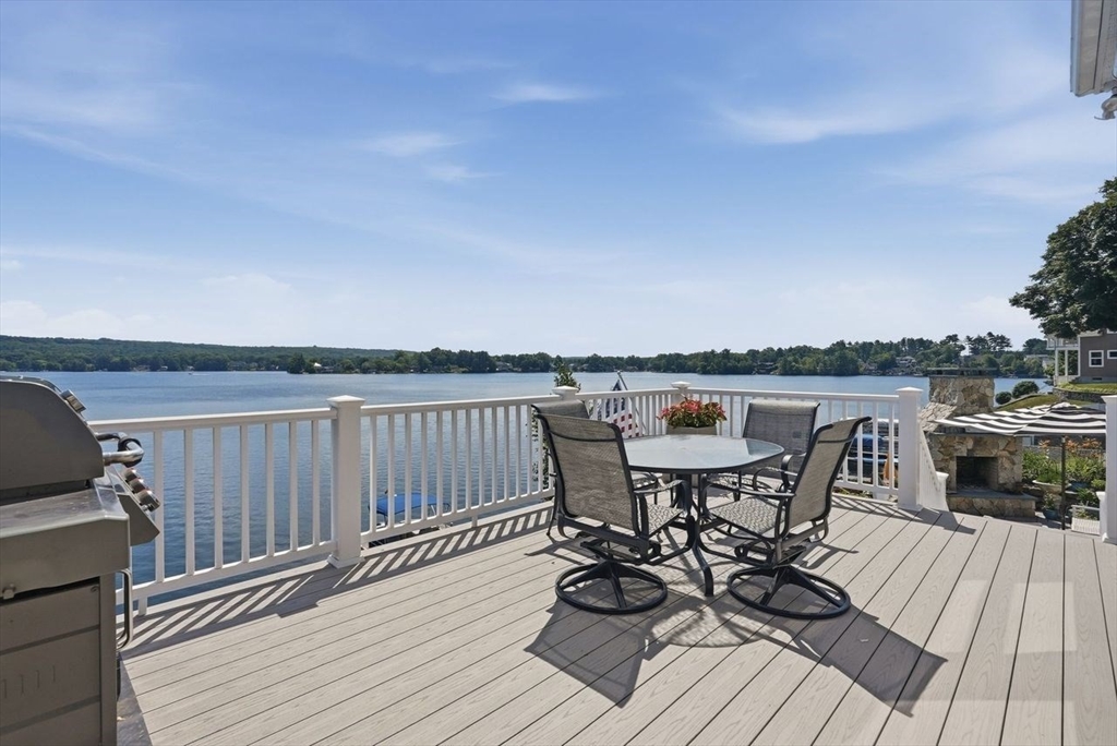 11 Loveland Road Webster, MA 01570 - Photo 3 of 41 Gallery Image 3