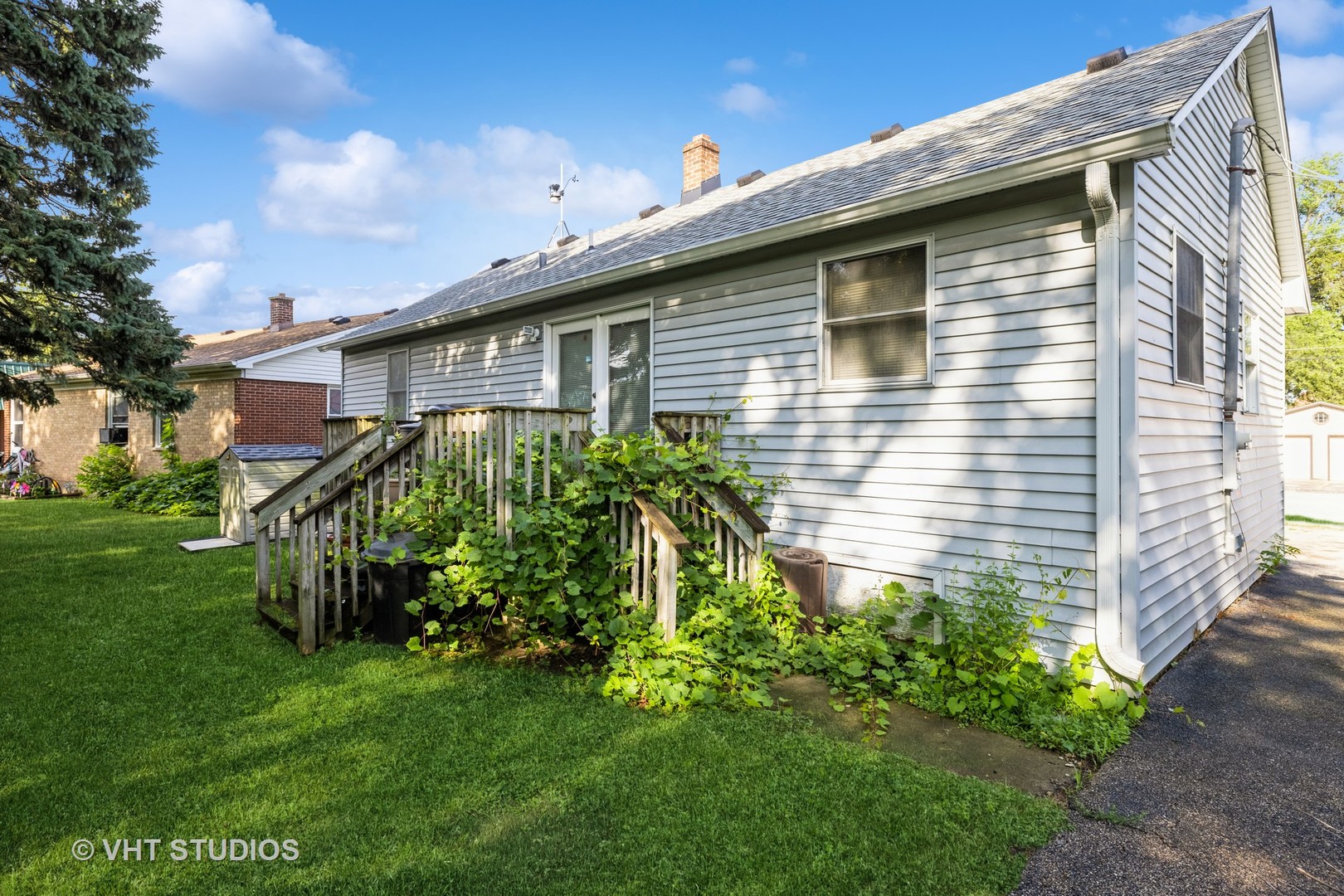 226 Barrington Road Wauconda, IL 60084 - Photo 2 of 11