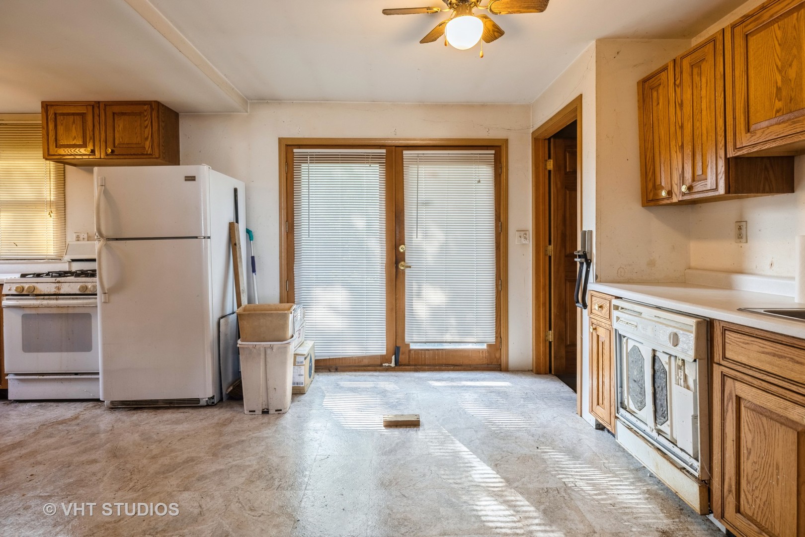 226 Barrington Road Wauconda, IL 60084 - Photo 4 of 11