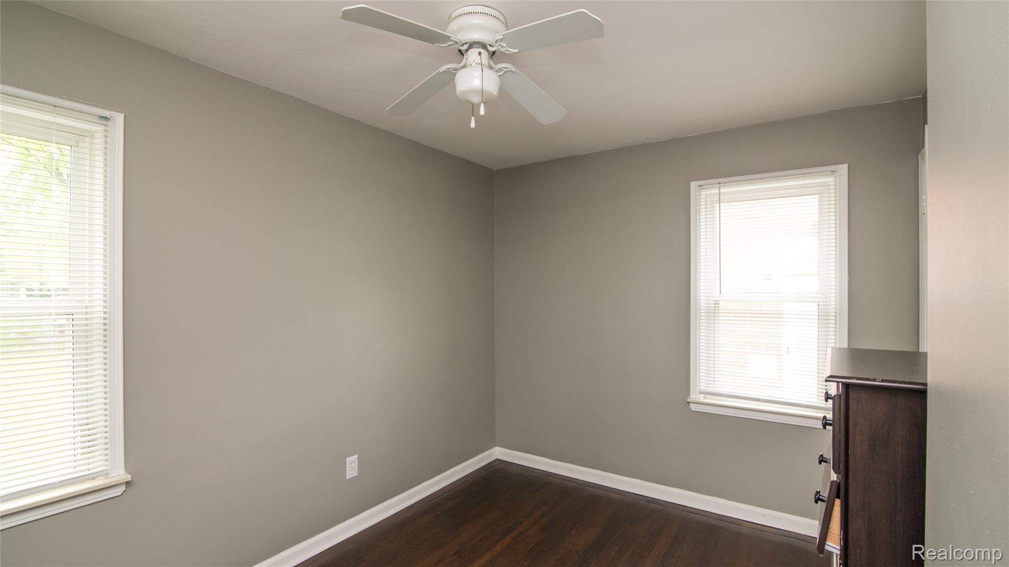 11307 Merriman Road Livonia, MI 48150 - Photo 22 of 32 021_4.jpg