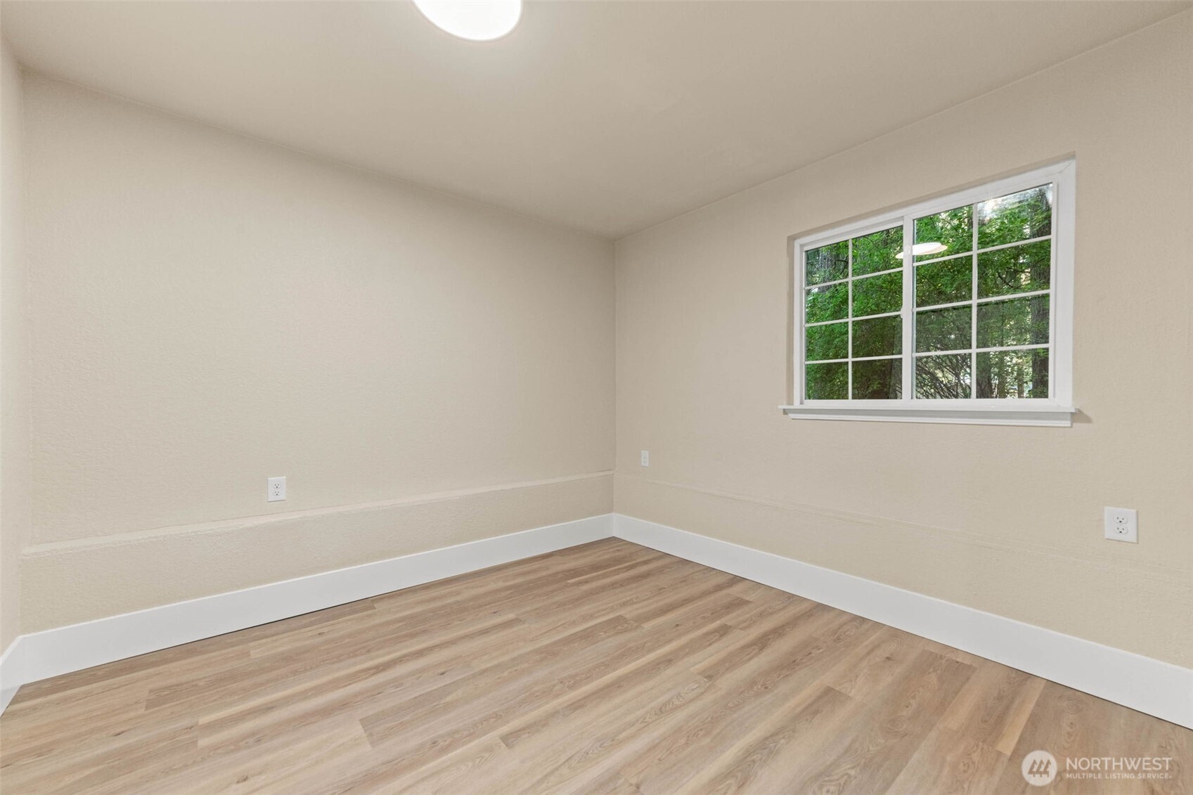 136 Rainier Acres Road Southeast Rainier, WA 98576 - Photo 28 of 40 Gallery Image 28