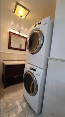 $2,995 | 476 Gregory Avenue, Unit 2, Weehawken, NJ 07086