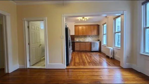 $2,995 | 476 Gregory Avenue, Unit 2, Weehawken, NJ 07086
