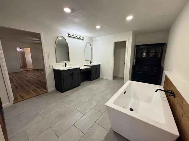 $529,000 | 325 An County Road 4271, Palestine, TX 75803