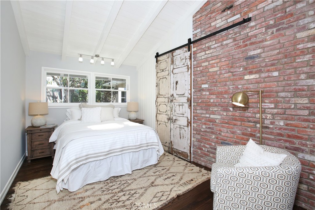 554 Hazel Drive Corona del Mar, CA 92625 - Photo 11 of 23