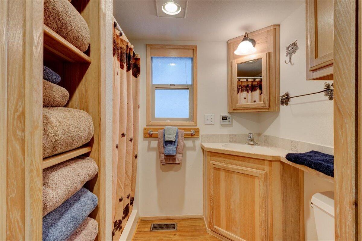 7979 Hyatt Prairie Road, Unit 45 Ashland, OR 97520 - Photo 17 of 40 13-7979 Hyatt Prairie Road #45-13