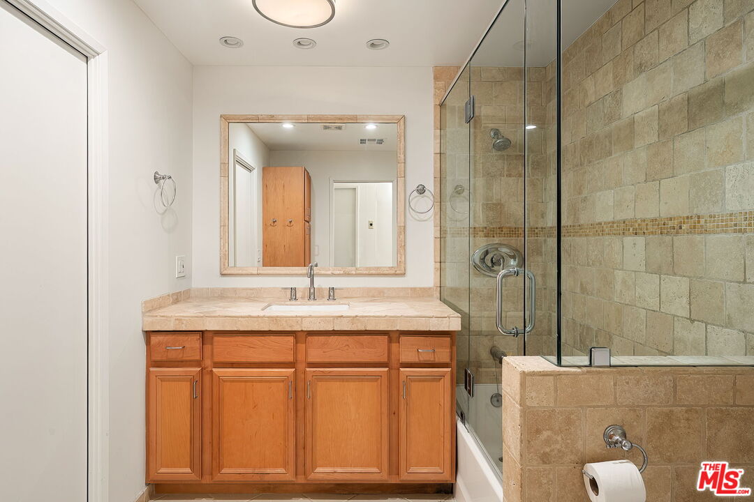 29500 Heathercliff Road, Unit 9 Malibu, CA 90265 - Photo 18 of 34