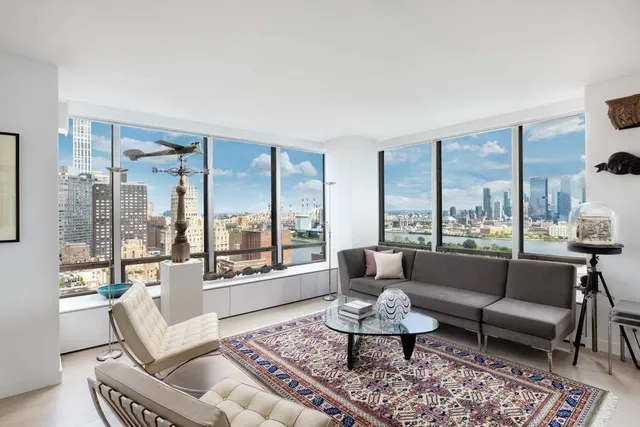 $2,595,000 | 860 United Nations Plaza, Unit 25B | Midtown East