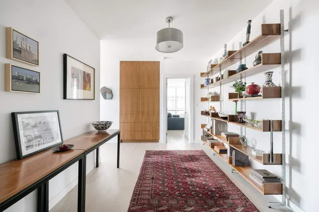 $2,595,000 | 860 United Nations Plaza, Unit 25B | Midtown East