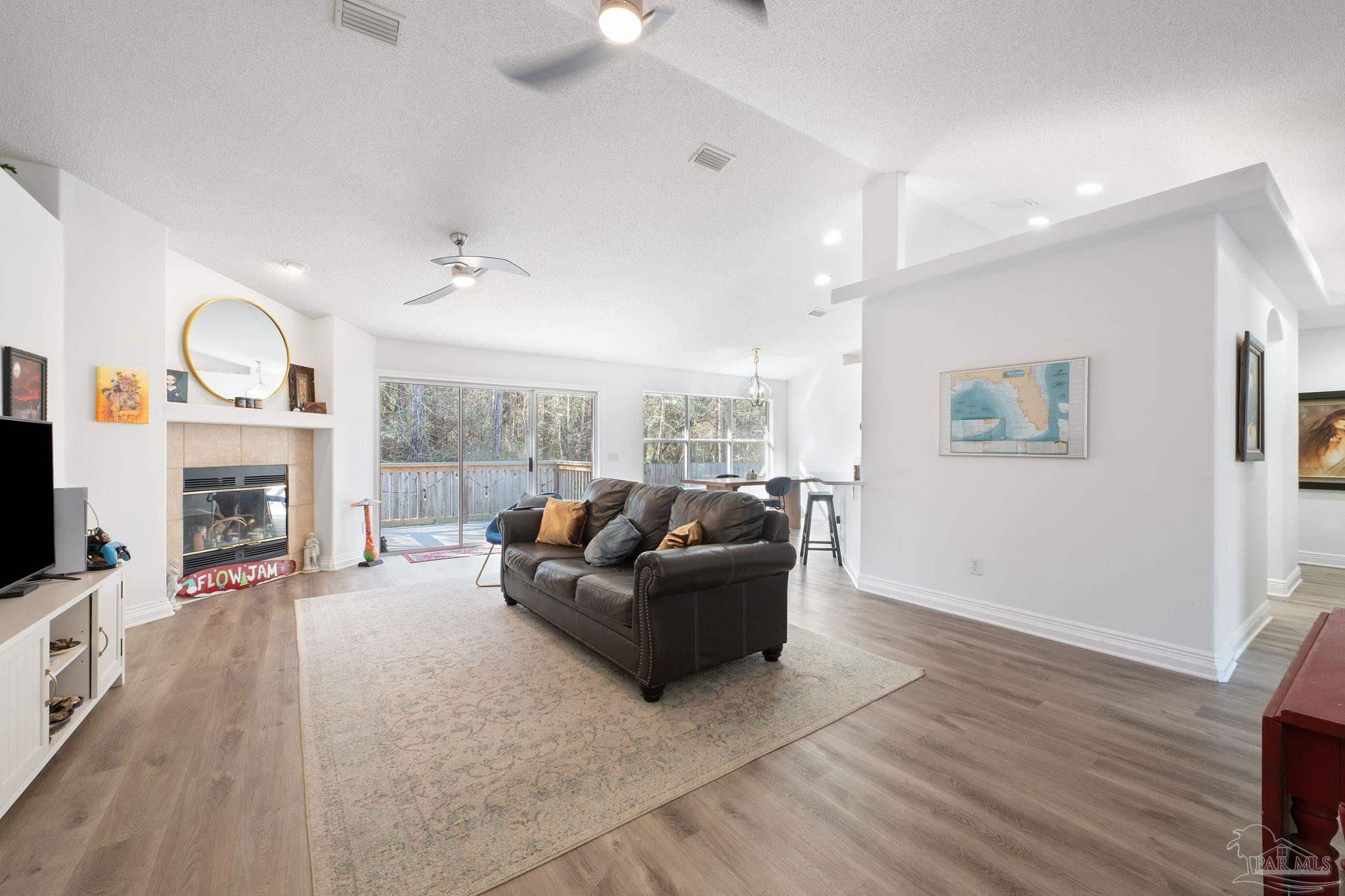 6673 Redfield Street Navarre, FL 32566 - Photo 6 of 36