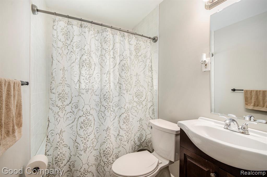 25231 Hayes Road Warren, MI 48089 - Photo 14 of 18