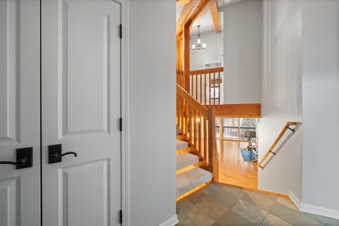 $639,000 | 850 Hillside Drive, Unit GG1, Fontana, WI 53125