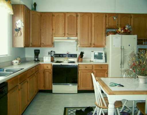 612 Edinburg Road New Castle, PA 16102 - Photo 2 of 5 Gallery Image 2