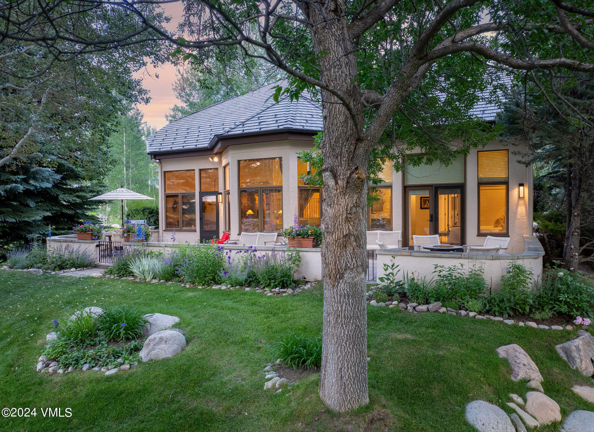 91 Ambleside Place Edwards, CO 81632 - Photo 19 of 28 a front view of a house with garden