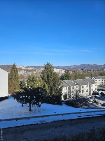 $2,550 | 20 Lexington Hills Road, Unit 10, Harriman, NY 10926