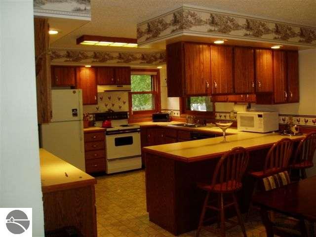 8147 North Reynolds Road Lake Ann, MI 49650 - Photo 3 of 8 1651732-2.JPG