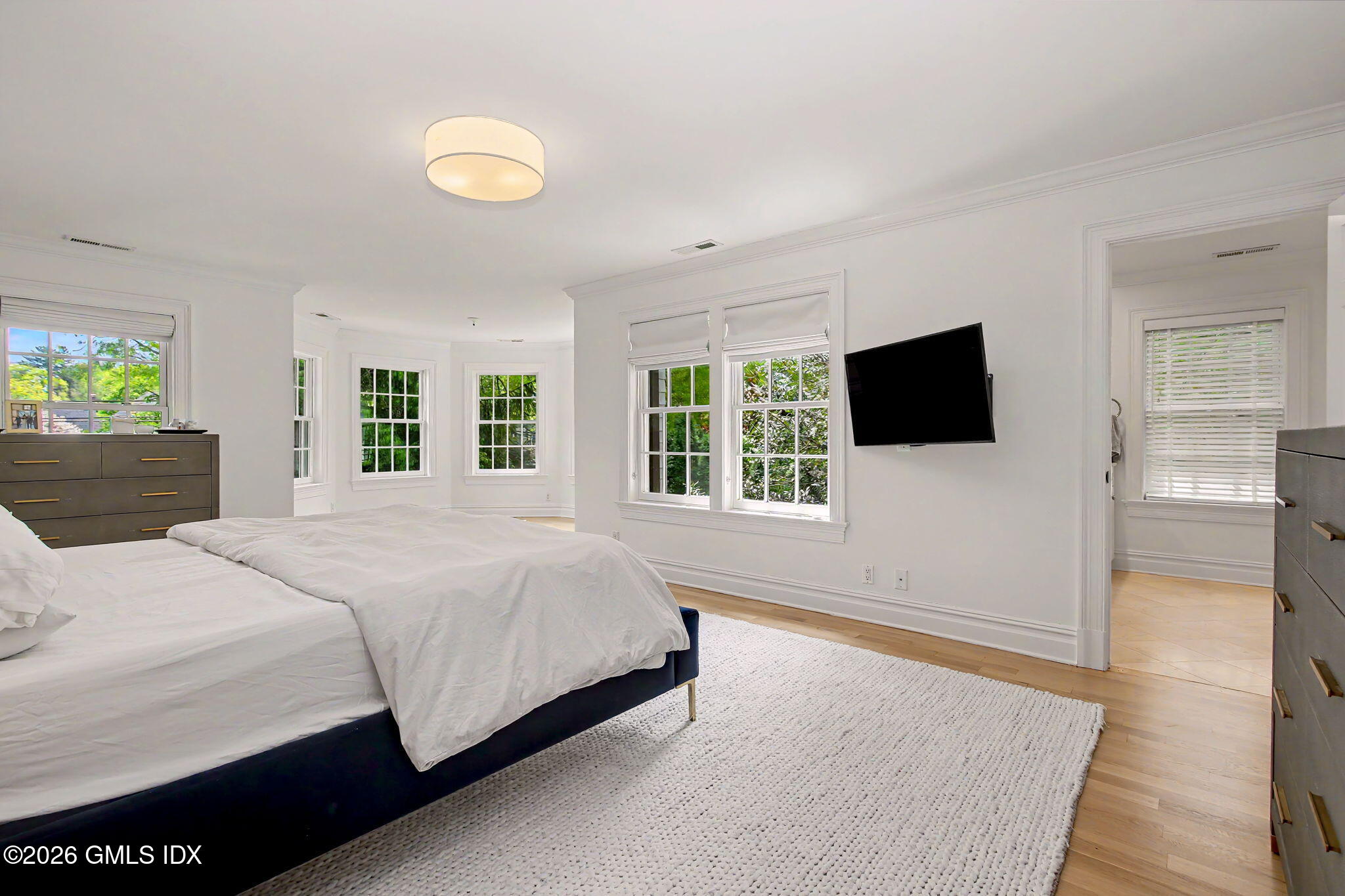 42 Breezemont Avenue Riverside, CT 06878 - Photo 17 of 25 Lots of Light