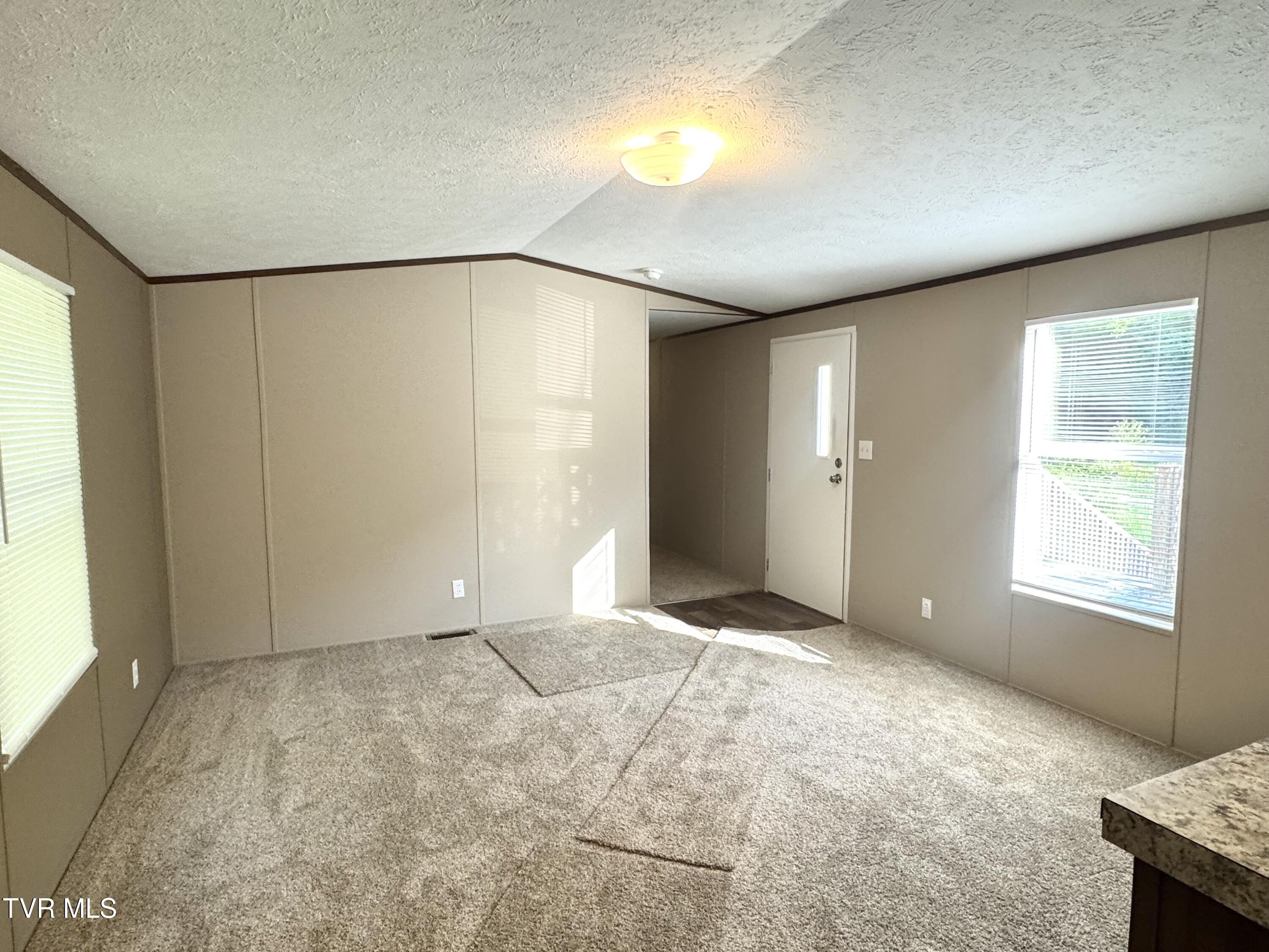 236 Redwood Drive Raven, VA 24639 - Photo 2 of 18 IMG_4810