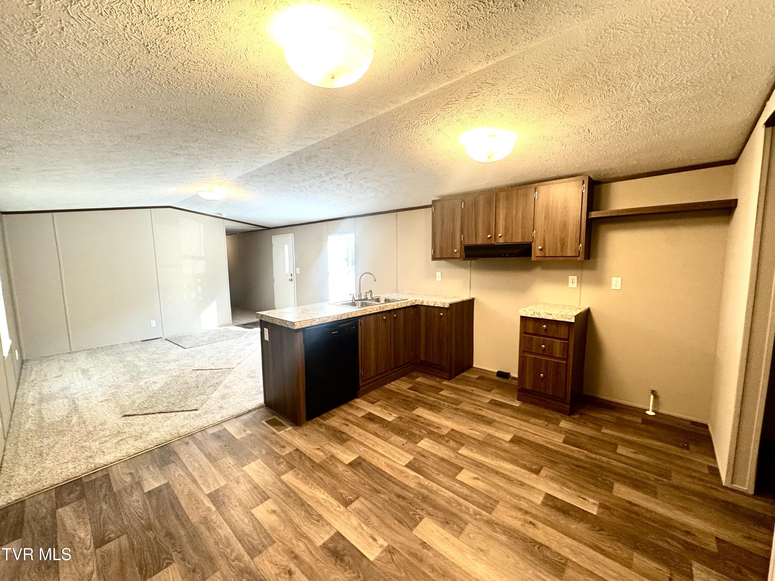 236 Redwood Drive Raven, VA 24639 - Photo 4 of 18 IMG_4807