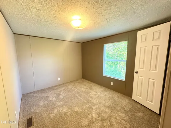 $83,900 | 236 Redwood Drive, Raven, VA 24639