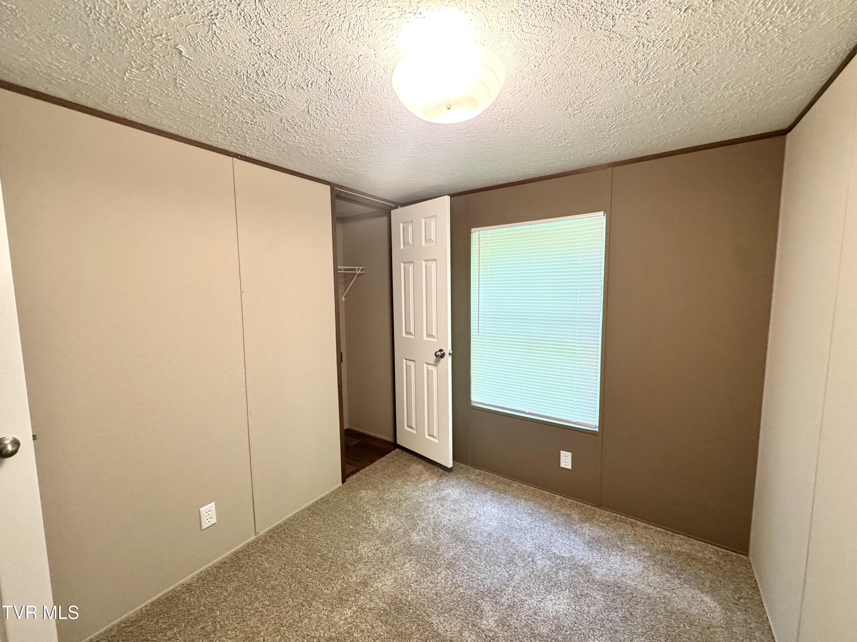 236 Redwood Drive Raven, VA 24639 - Photo 10 of 18 IMG_4796