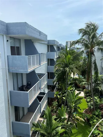 $1,800 | 1801 South Treasure Drive, Unit 512A, North Bay Village, FL 33141