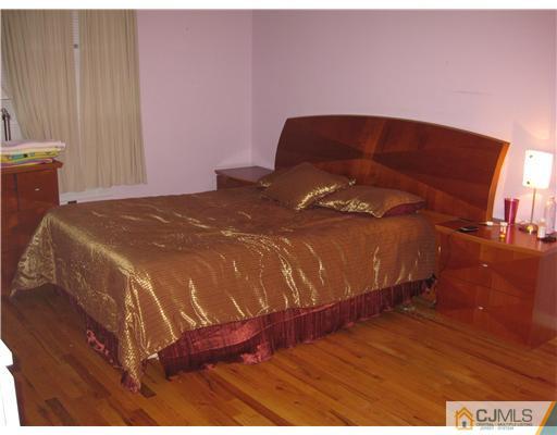 627 Dewey Road North Brunswick, NJ 08902 - Photo 5 of 11 Gallery Image 5