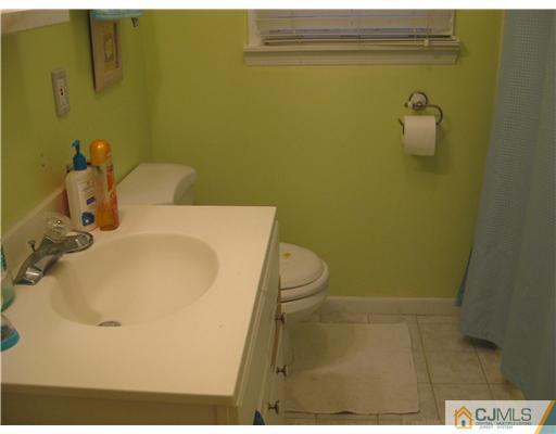 627 Dewey Road North Brunswick, NJ 08902 - Photo 6 of 11 Gallery Image 6