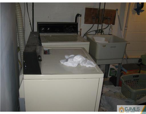 627 Dewey Road North Brunswick, NJ 08902 - Photo 10 of 11 Gallery Image 10