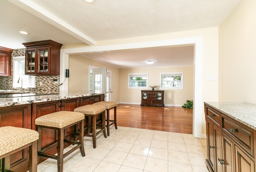 22 Bradford Road Hamilton, MA 01982 - Photo 6 of 21 Gallery Image 6