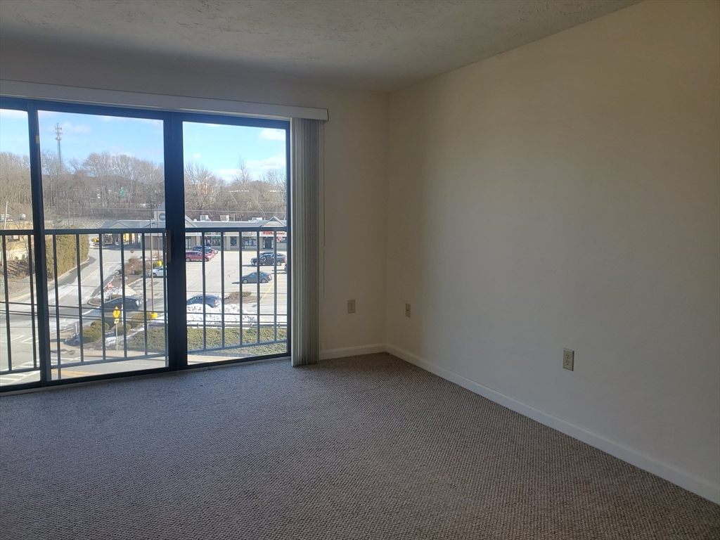 4234 North Main Street, Unit 607 Fall River, MA 02720 - Photo 4 of 6 Gallery Image 4