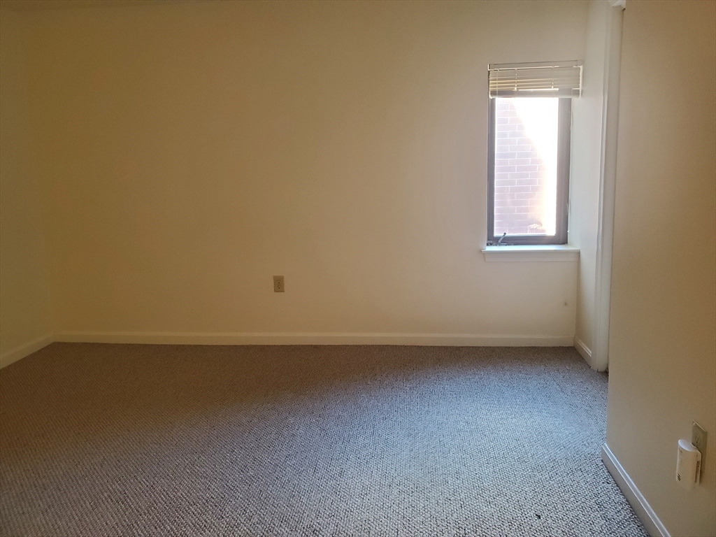 4234 North Main Street, Unit 607 Fall River, MA 02720 - Photo 6 of 6 Gallery Image 6