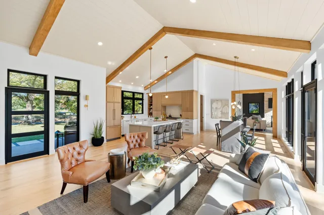 $1,750,000 | 2040 Edgcumbe Road, St. Paul, MN 55116